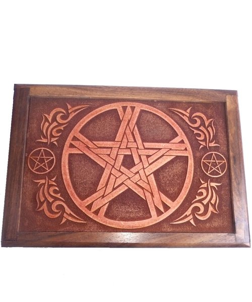 Tarotkistchen mit geschnitztem Pentagramm